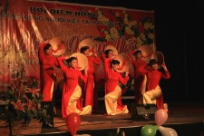 Der Tanz "Vietnam, meine Heimat" der Vietnamesischen Frauengruppe. Foto: Lothar Brungs